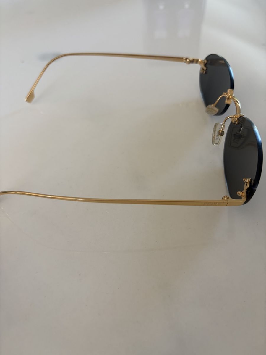 Fendi Lunettes & Verres: Fendi oval glasses  – Neuf (Voir description) à Cologny par sab_xh7v 2