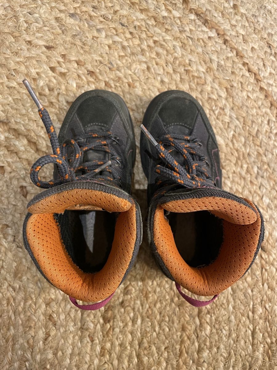 Lowa Scarpe per ragazzi: Lowa Gore-Tex Wanderschuhe Gr. 27 – Usato da Windisch venduto da rascale 3