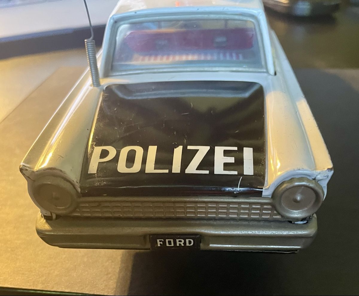 Ford Voitures modèles: Blechspielzeug deutscher Polizeiwagen – D'occasion à Gebertingen par Photographica 3
