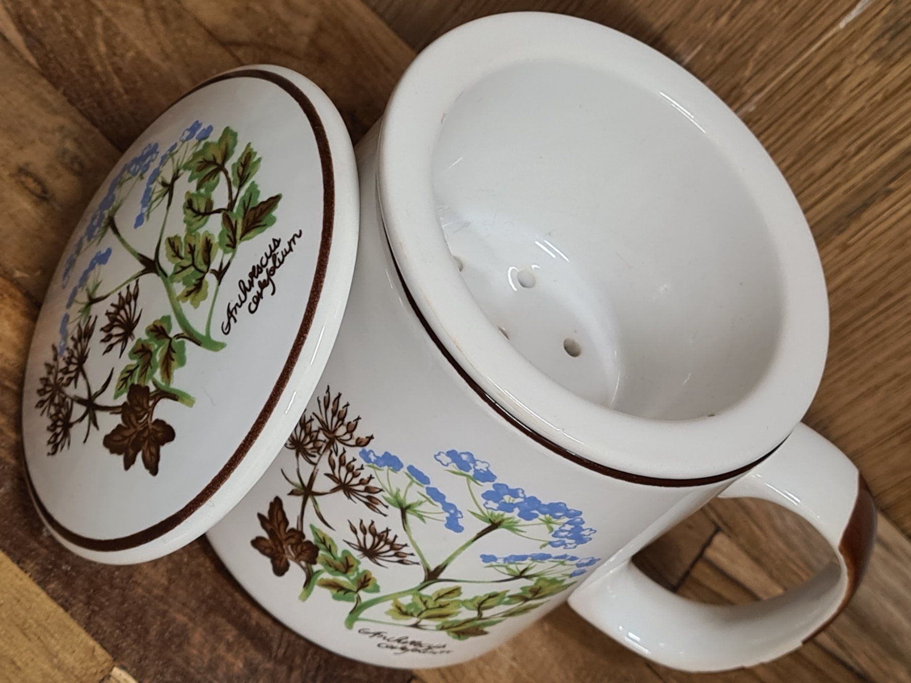 Tazze: Einzelne Tee Tasse mit Teesieb & Deckel – Usato da Amriswil venduto da used2use 1