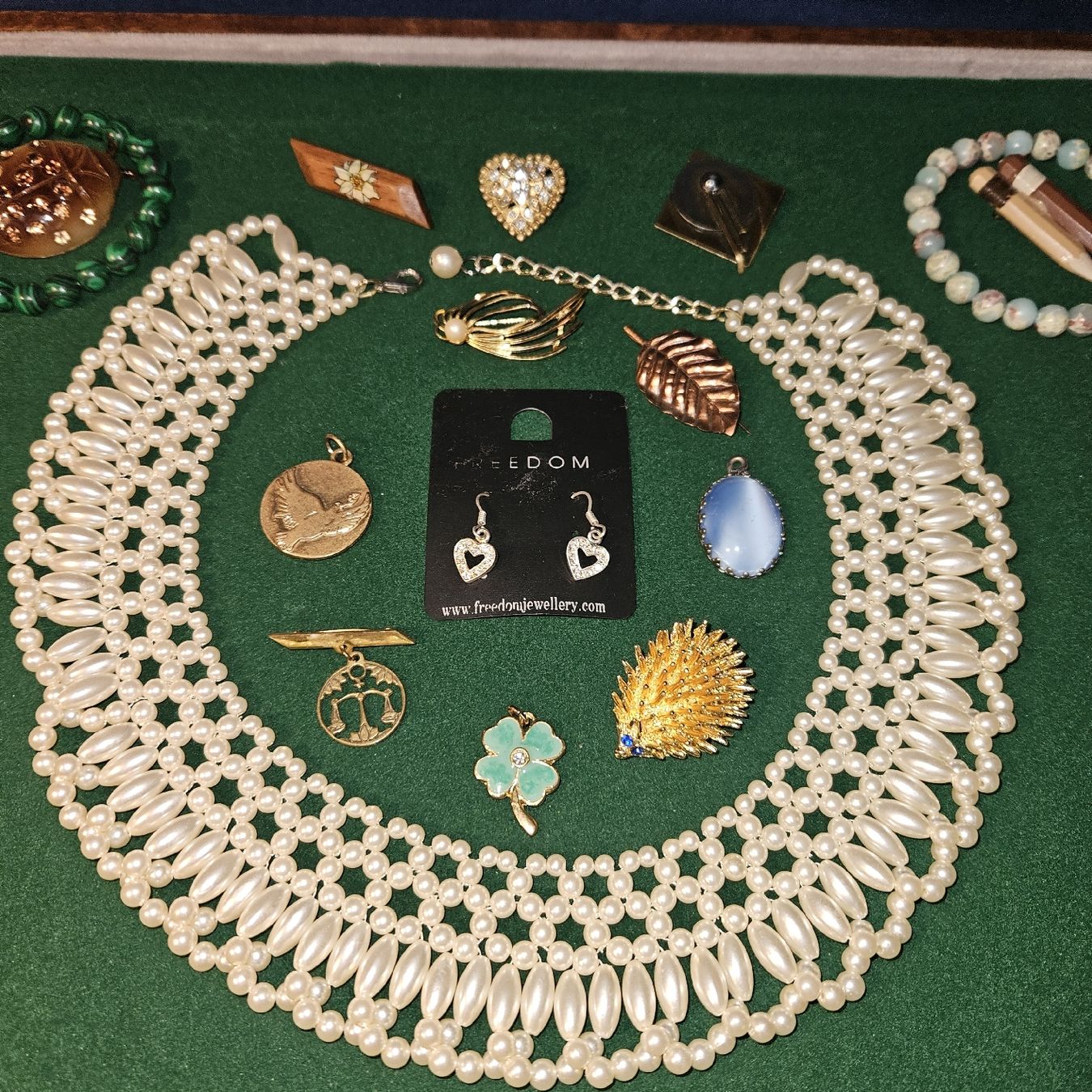 Sonstiger Schmuck: Modeschmuck Konvolut, Vintage Brosche, Kette, Ohrringe – Gebraucht aus Kriens von gra_fhn7 1