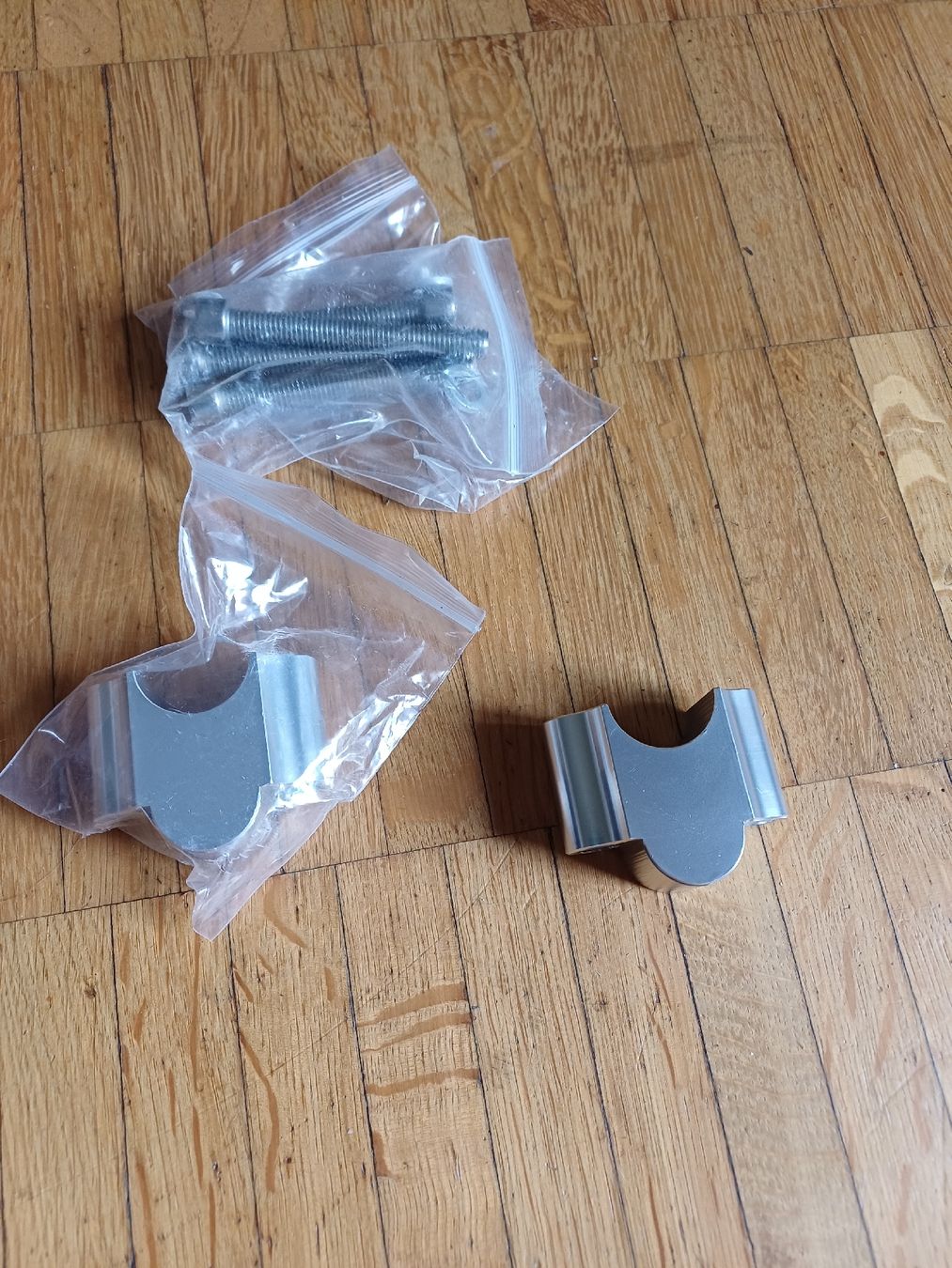 Tutti i ricambio per moto: Lenkererhöhung diameter 22mm , 30mm – Usato da Morbio Inferiore venduto da supermammuth 2