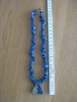 Kette mit Anhänger aus Lapislazuli