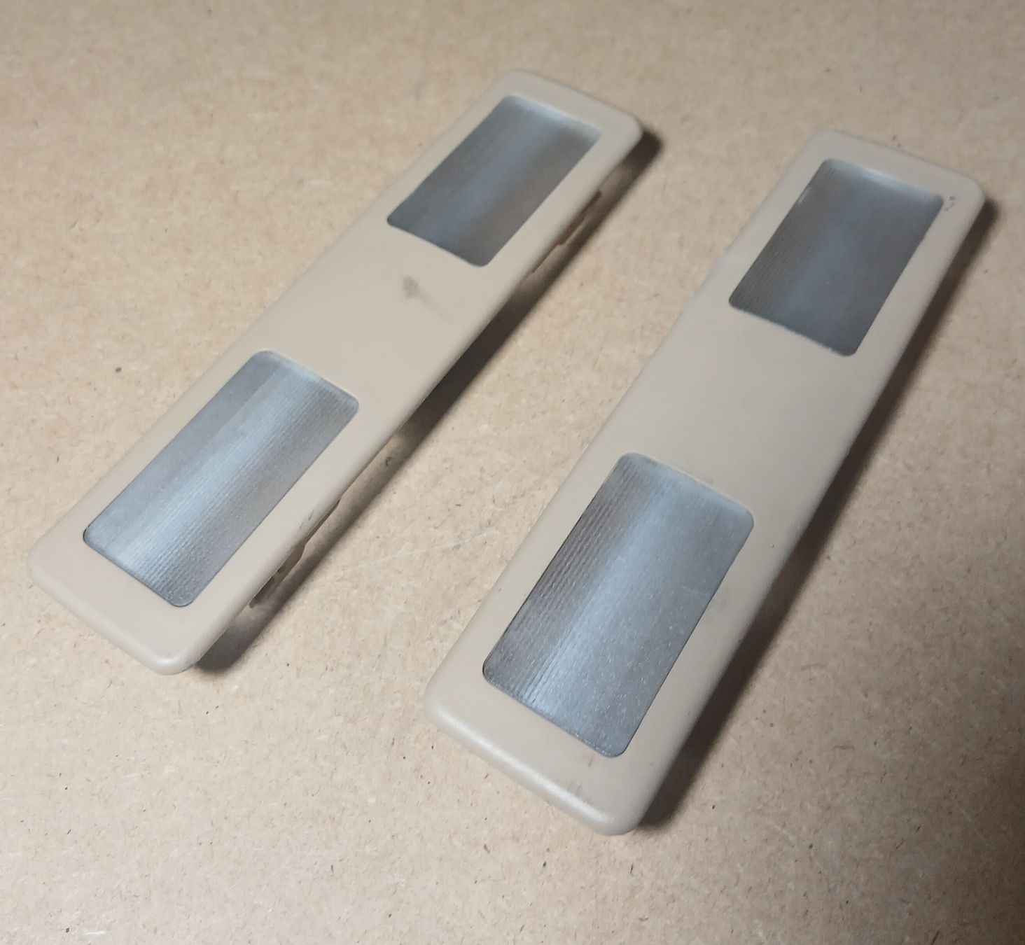 BMW Tutti pezzi di ricambio auto: Lampe de pare-soleil BMW E39 540 – Usato da la heutte venduto da Auto-stock