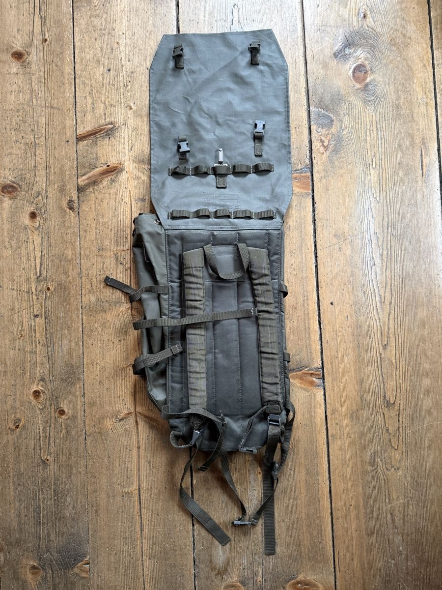 Schweizer Armee Zaini: Schweizer Armee Militär Kampfrucksack 90 – Usato da Quinto venduto da Ticino_69 2
