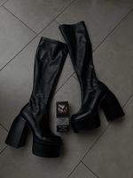 Schwarze Overknee Stiefel mit Plateau Absatz 14 сm