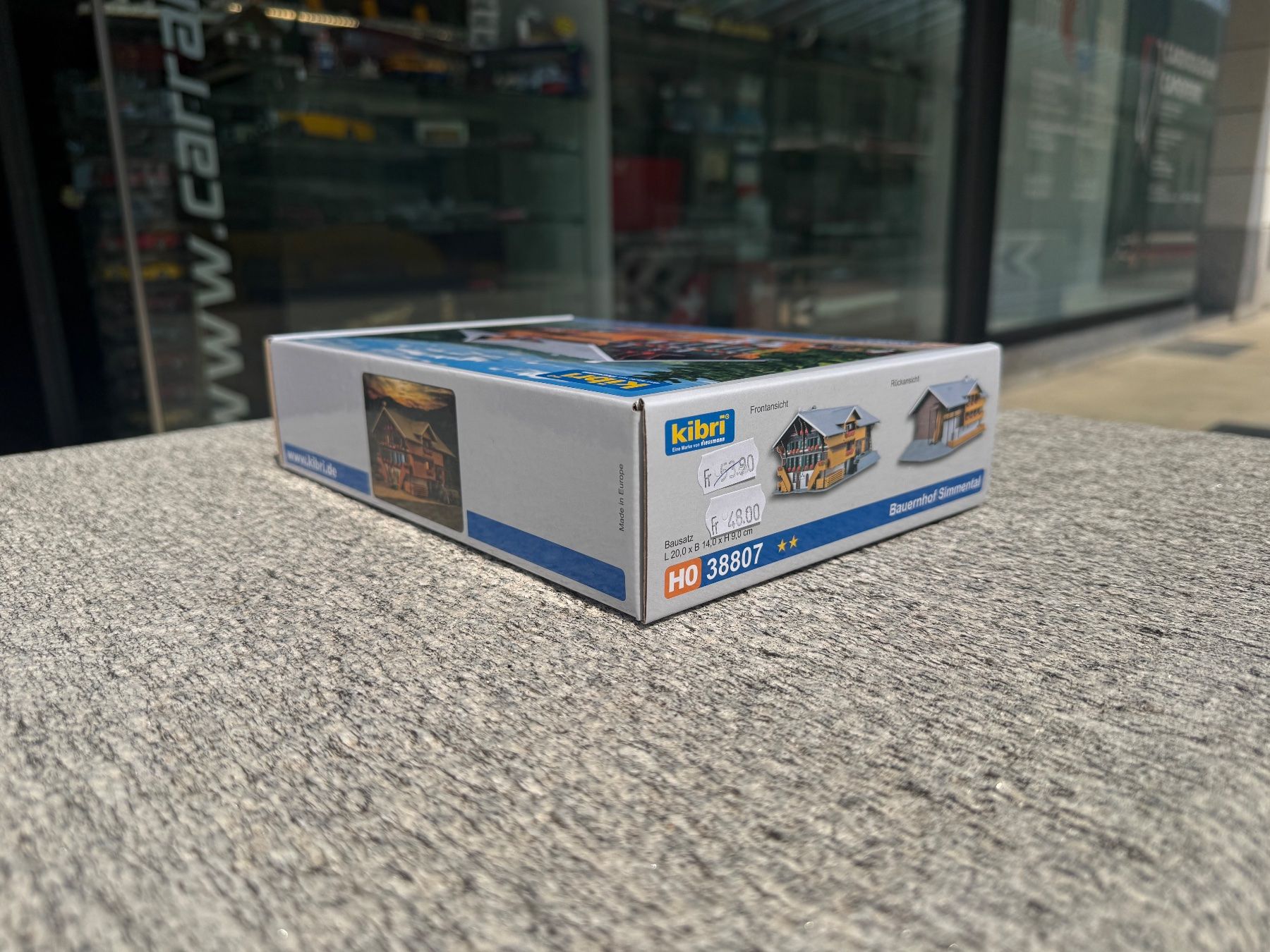 Kibri Modelleisenbahnen: Kibri 38807 H0 Bauernhof Simmental – Neu und originalverpackt aus Chiasso von Carrara-Modellismo 1