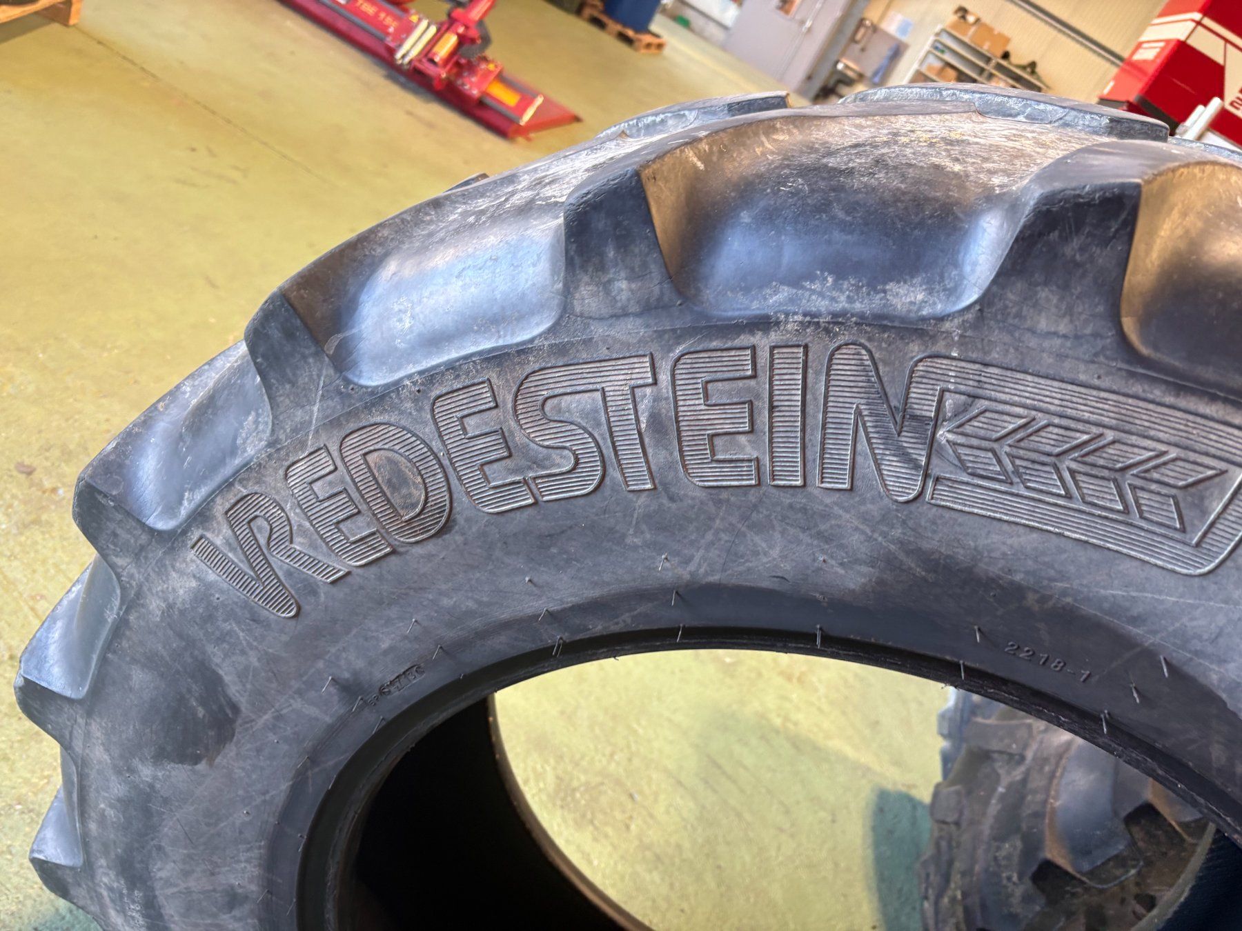 Pneumatici & Ruote complete: Reifen Paar 420/85R30 – Usato da Lätti venduto da baumi02 3