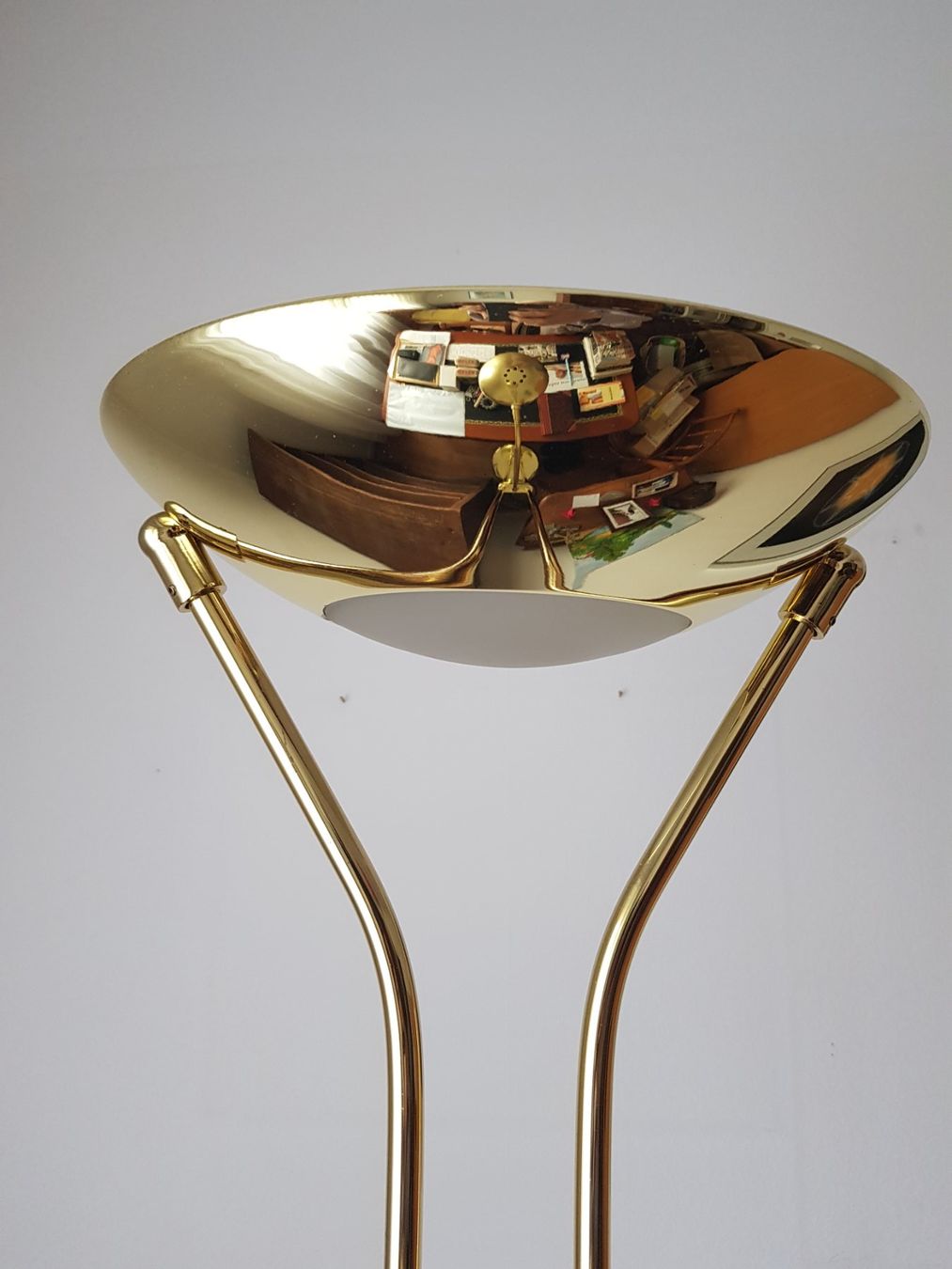 Lampade: Lampe de salon dorée avec lampe de lecture orientable – Usato da La Sagne VD venduto da aro_nnp2 3
