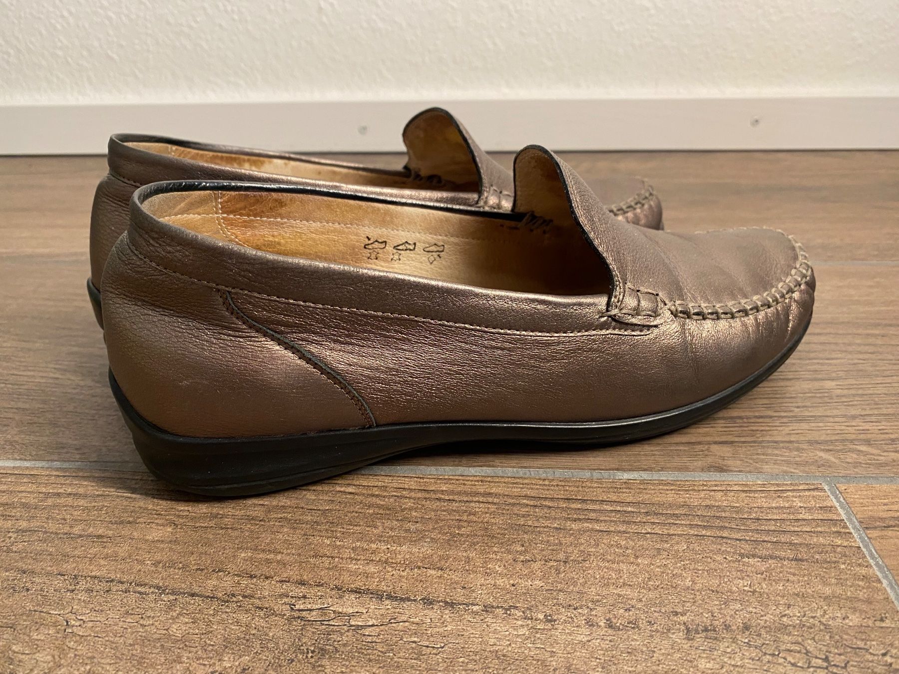 Damenschuhe: Waldläufer Mokkasins / Halbschuhe bronze Gr. 39 – Gebraucht aus Pratteln von a23_j2gs 1