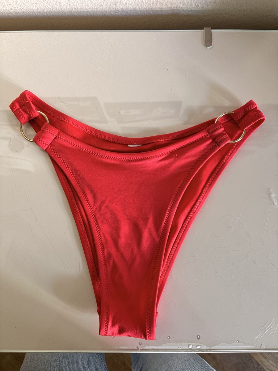 Badekleider & Bikinis: Bikini Unterteil rot – Neu (gemäss Beschreibung) aus Basel von ibs_5cql
