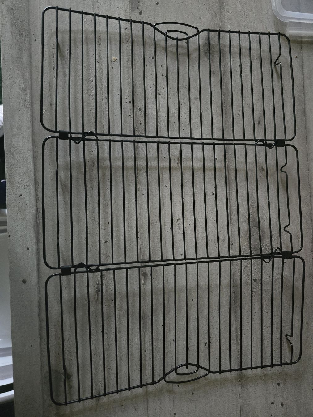 Komplettküchen: Grille pliable pratique pour refroidir gâteux ou autre – Gebraucht aus Founex von Vivi.dressing 1