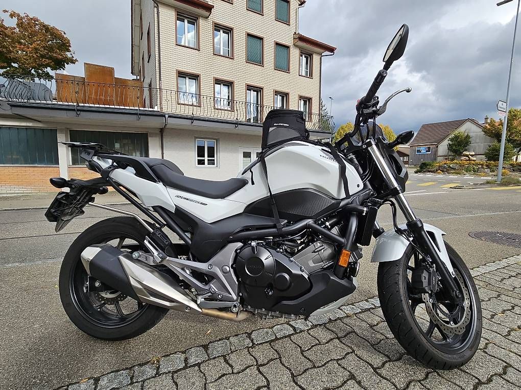 Honda Strada: Honda NC750 SA – Usato da Zürich venduto da gio_o 1