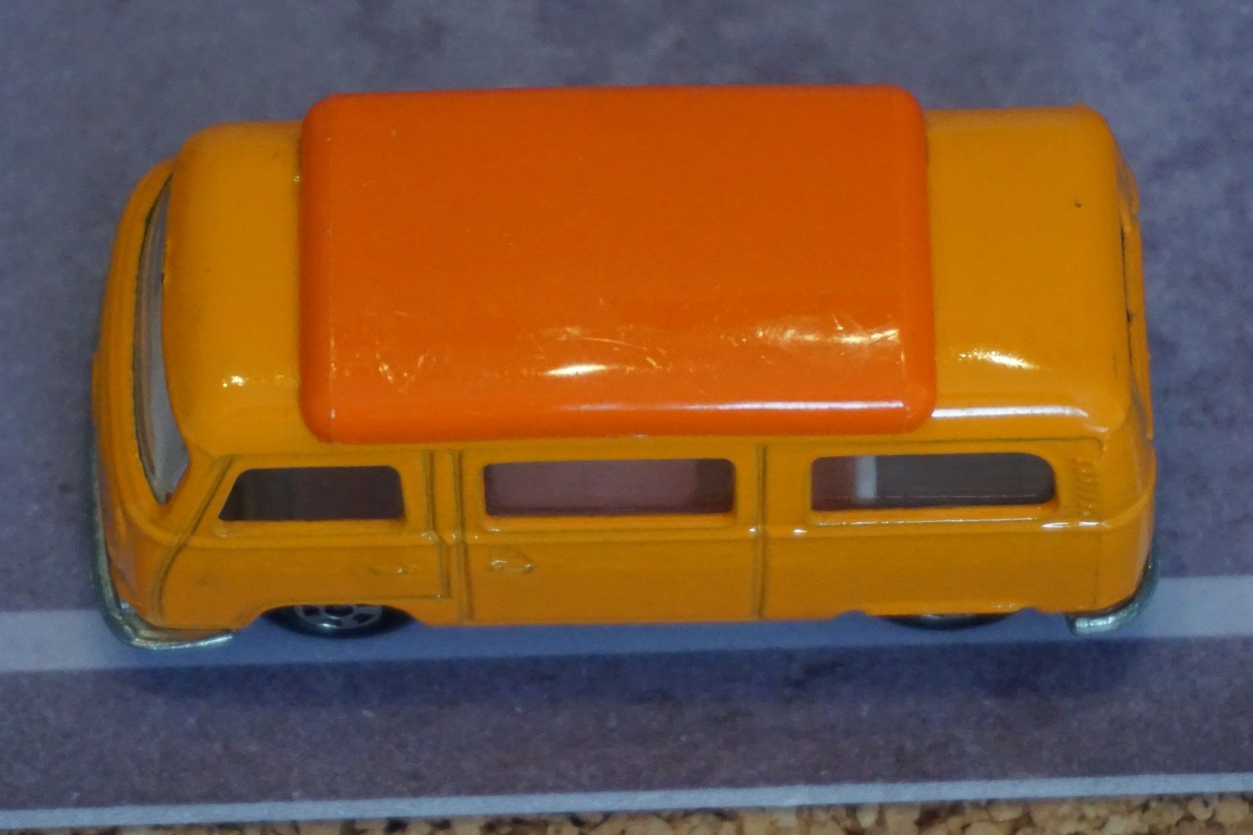 Matchbox Modellautos: Matchbox VW Bus T2 Champer COOL ALT !!!!!!!!!!!!!!!!!!! – Gebraucht aus Reiden von Doppeldecker69 5