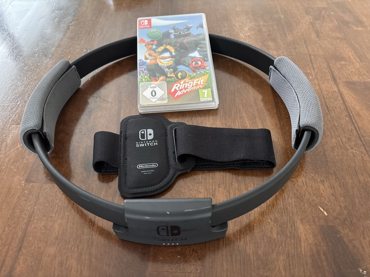 Giochi: Nintendo Switch Ring Fit Adventure inkl. Ring & Gurt – Usato da Hendschiken venduto da che_cbp5