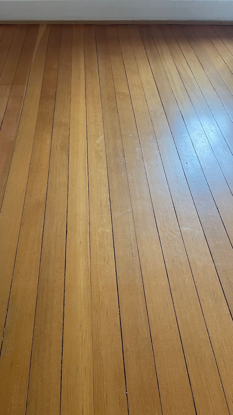 Articoli in legno: Antikes Holzboden – Usato da Othmarsingen venduto da ami_9f5j 5