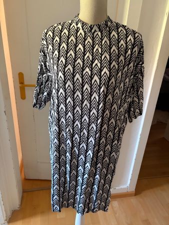 Schönes Freizeitkleid von minimum
