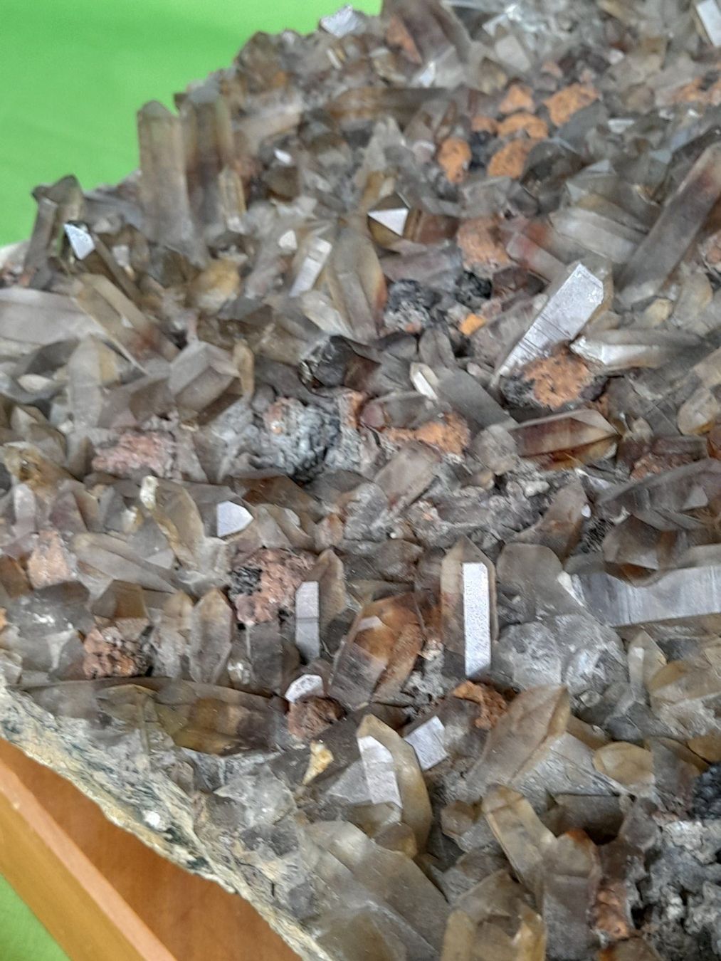 Minerali & Pietre curative: Bergkristall/Rauchquarz-Stufe gross – Usato da Aeschi b.Spiez venduto da 52_wochen 7