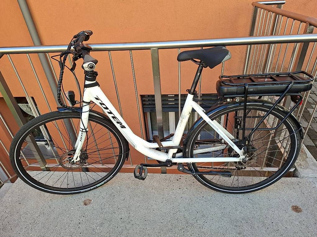Velos: E-Bike City ROXY blanc  – Gebraucht aus Lausanne von dim_7s9d