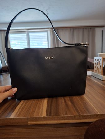 Guess Handtasche schwarz 