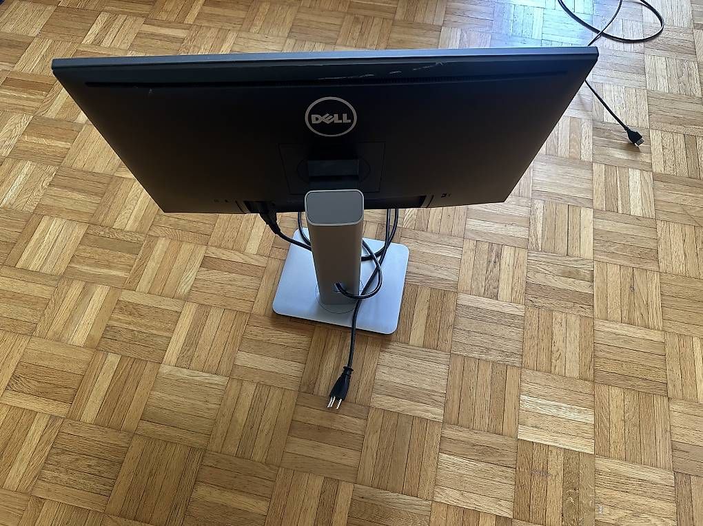 Dell Monitor: Dell LCD Monitor – Usato da Zürich venduto da rom_6nc5 1