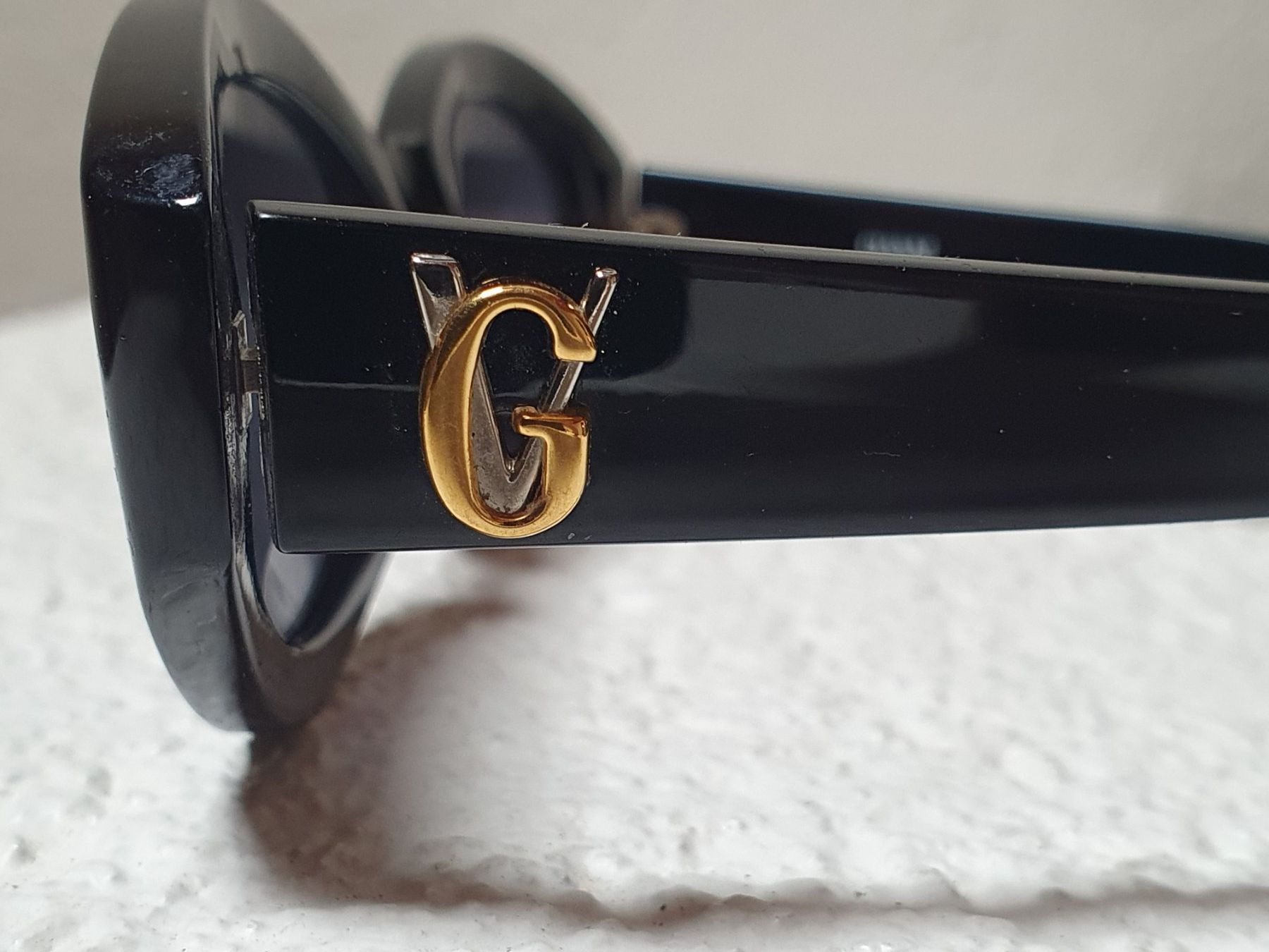 Versace Occhiali & Lenti: Schwarze Sonnenbrille Gianni Versace – Nuovo (secondo la descrizione) da Teufen AR venduto da pischa 2