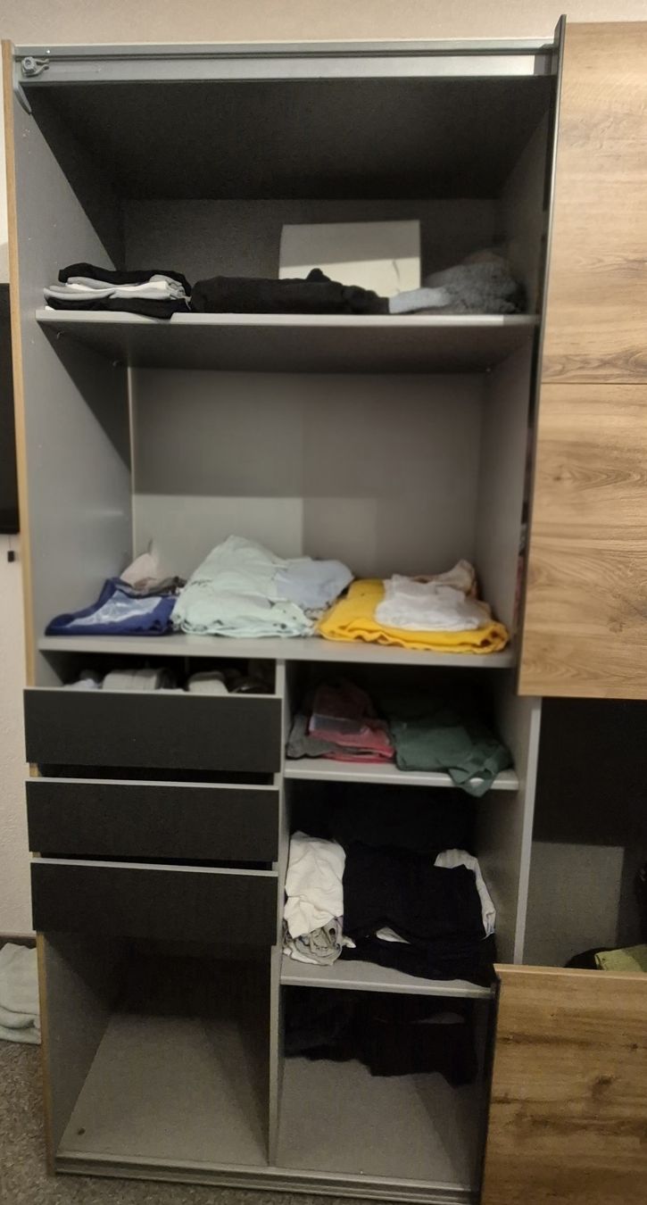 Schränke: Kleiderschrank – Gebraucht aus Unterkulm von NHL_92 3