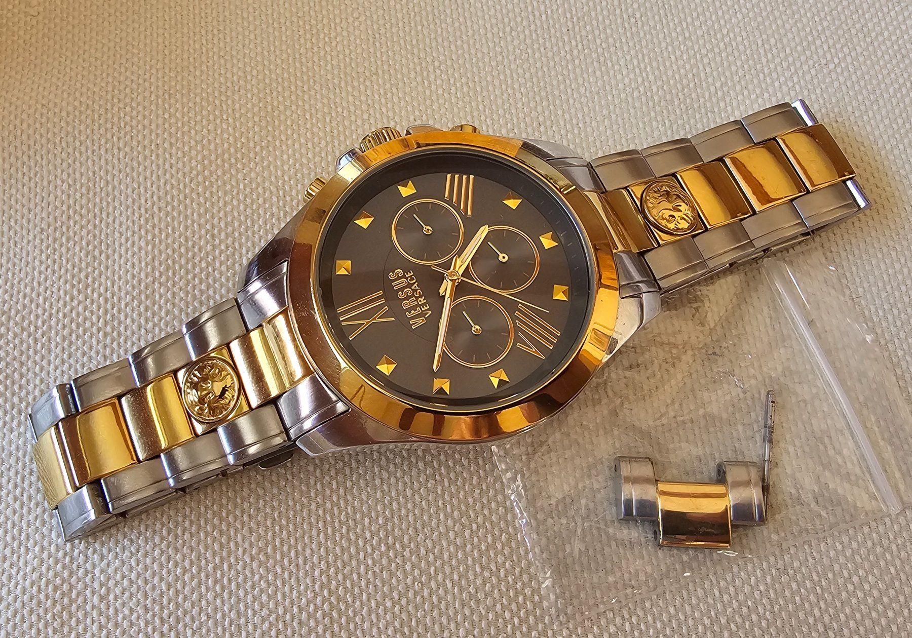 Versace Orologi: VERSUS VERSACE Chrono Elegante Herrenuhr 47mm – Usato da Speicher venduto da Lemore 8