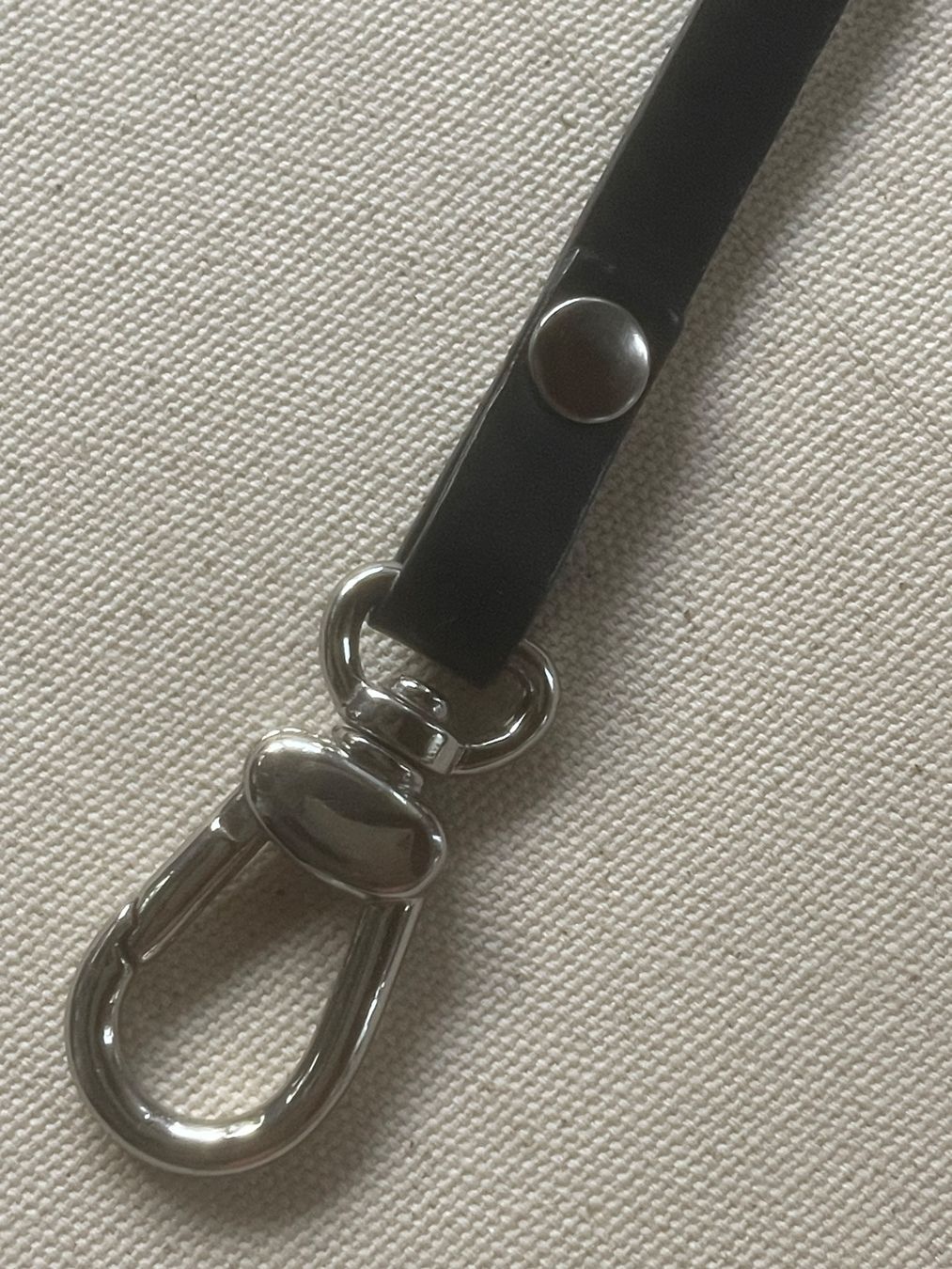 Maison Mollerus Borse da donna: Maison Mollerus Lederband mit Karabiner – Usato da Dietikon venduto da Nieselchen 2