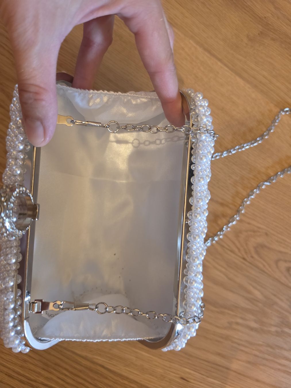 Taschen für Damen: Clutch mit Perlen – Gebraucht aus Kefikon TG von Livline 2