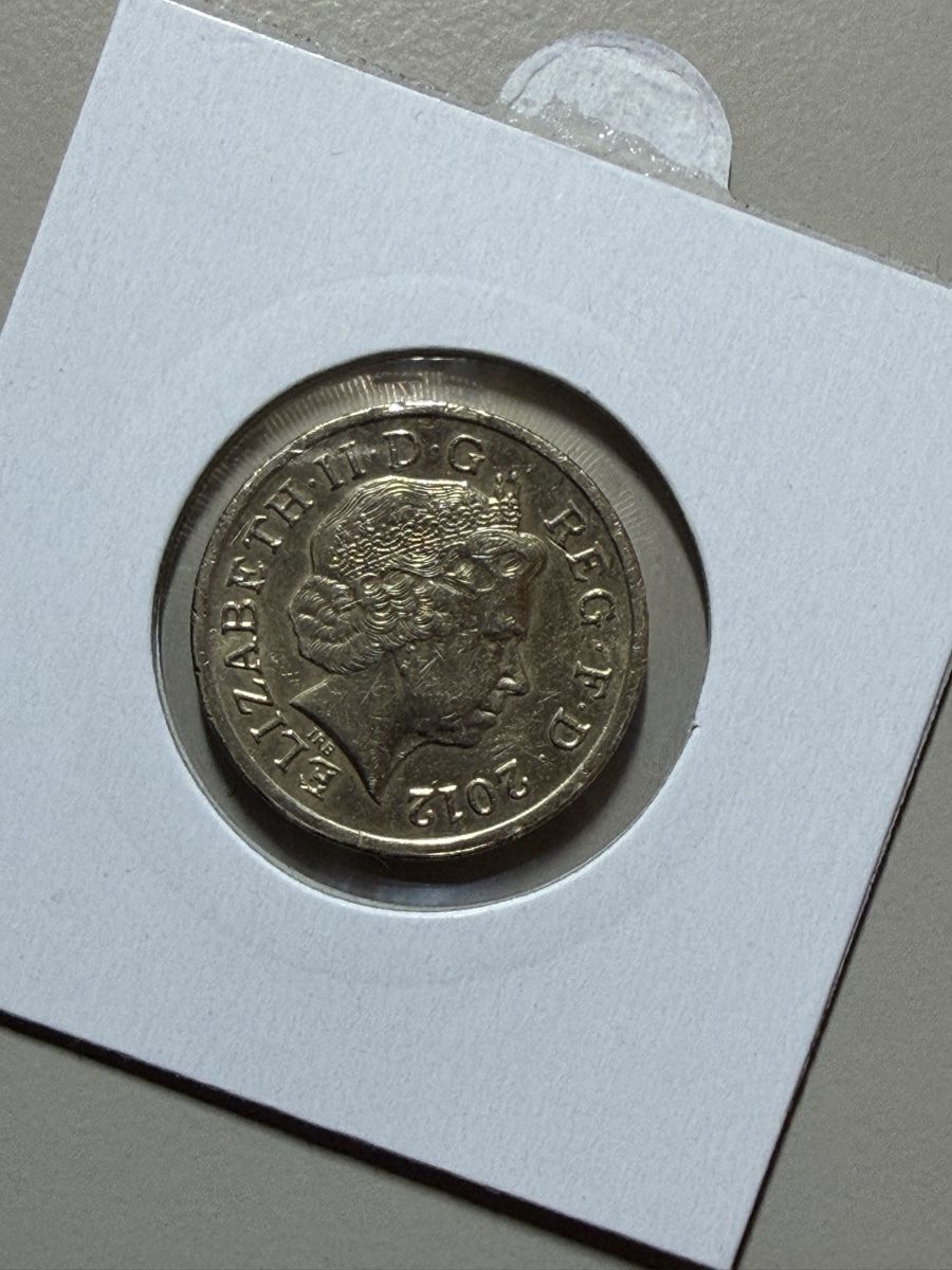 Alle Münzen: GB - 1 pound - 2012 - Blason Royal  – Gebraucht aus Payerne von Mike1682 1