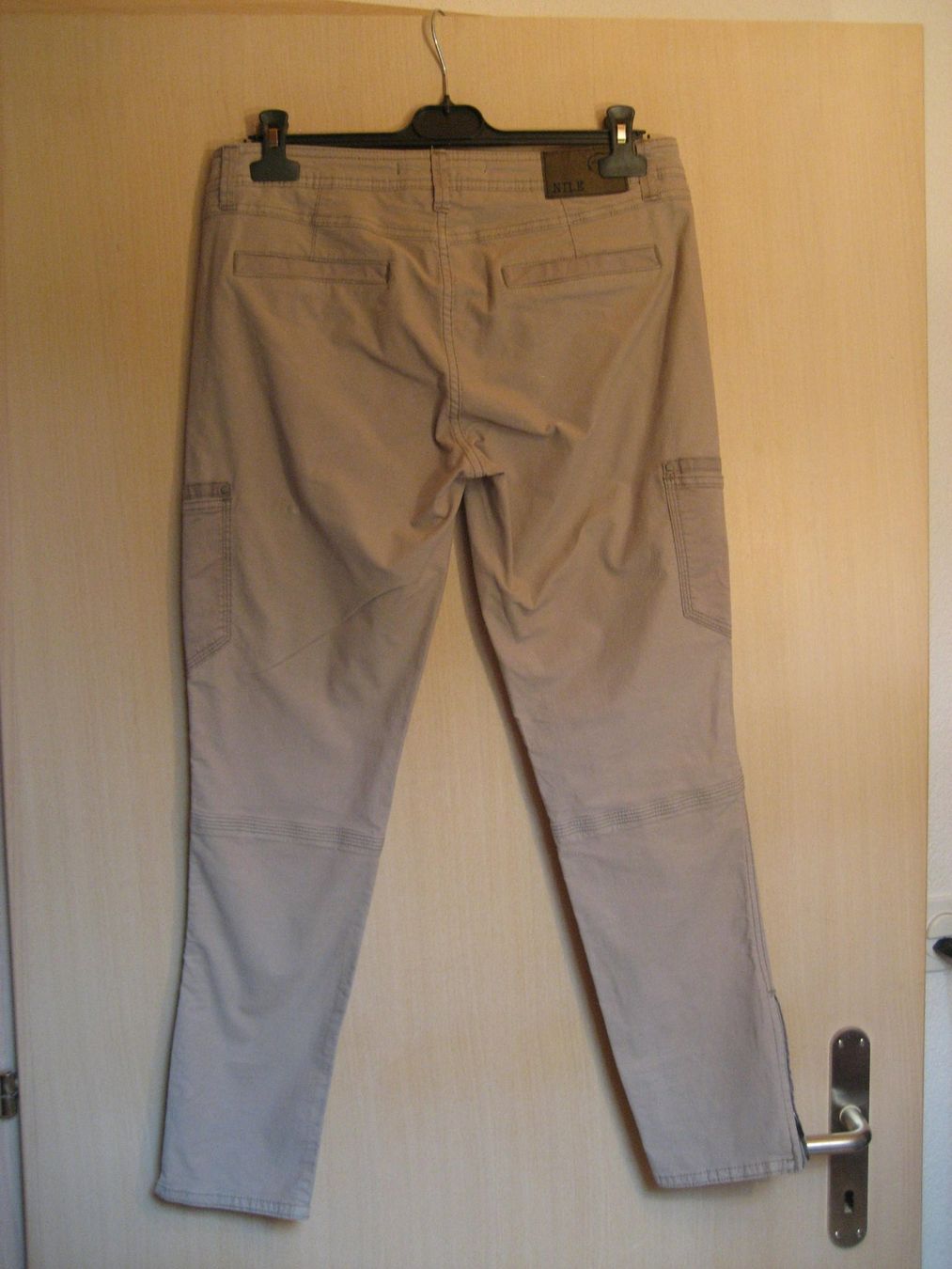 Nile Pantaloni: Pantalon Nile taille M – Usato da Delémont venduto da marryb 4