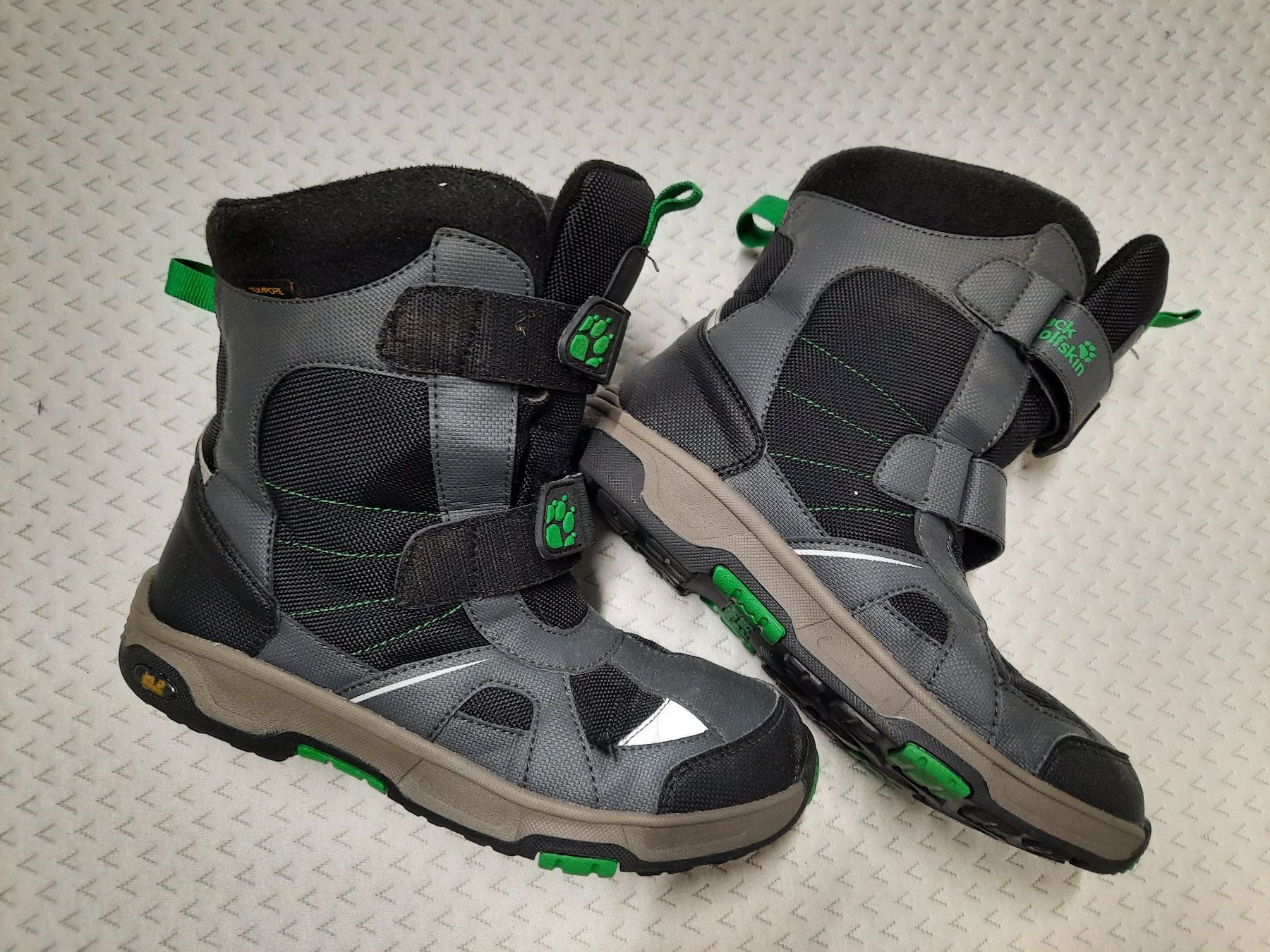 Jack Wolfskin Scarpe per ragazzi: Winterschuhe Jack Wolfskin Gr. 38 – Usato da Rothrist venduto da Ellie
