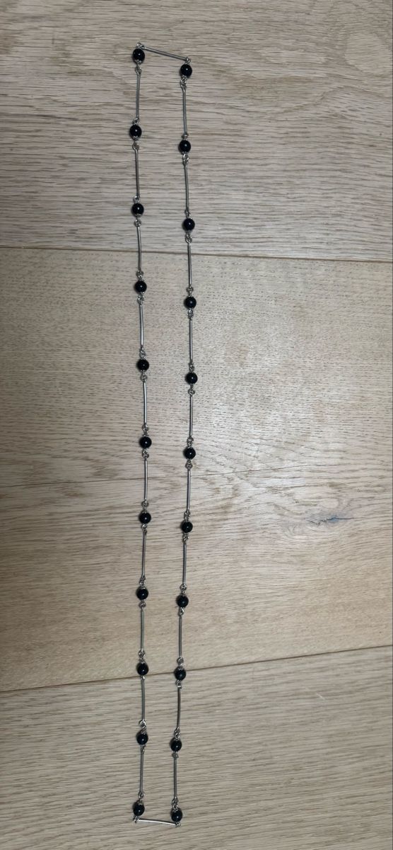 Catenine: Lange Halskette mit schwarzen Kugeln – Usato da Winkel venduto da Schorley