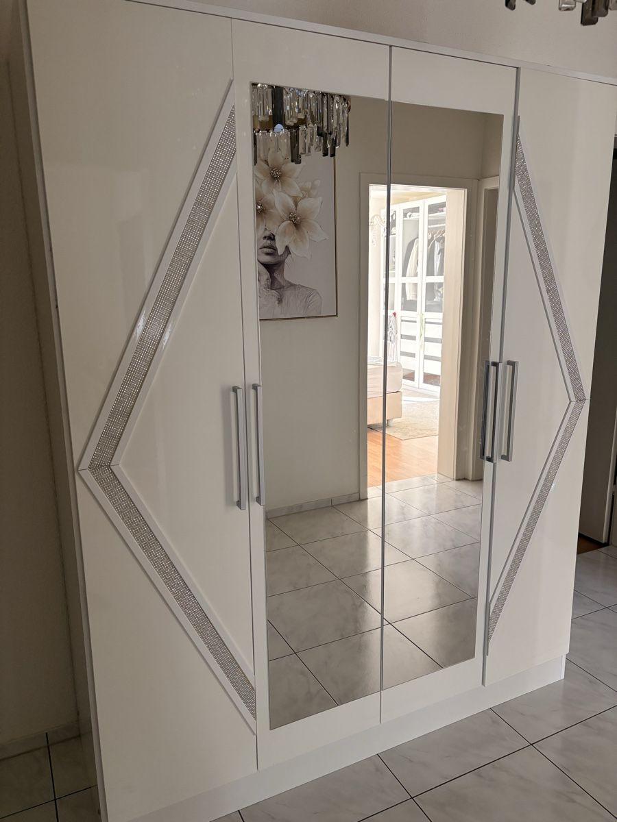 Armadi: Kleiderschrank  – Usato da Basel venduto da Lady_591-184_ 1
