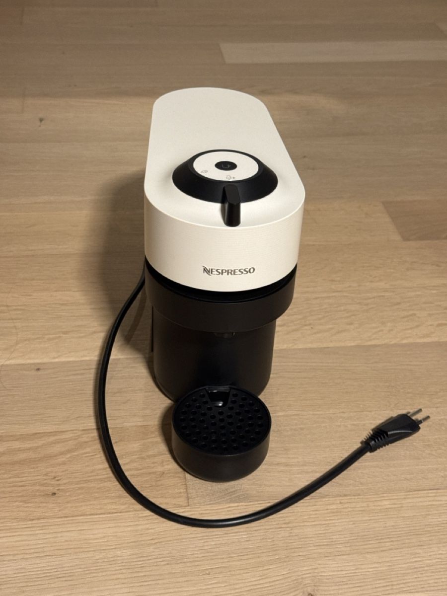 Nespresso Macchine per caffè & Macchine per espresso: Nespresso Vertuo Pop Coconut White – Usato da Wallisellen venduto da St3B1g