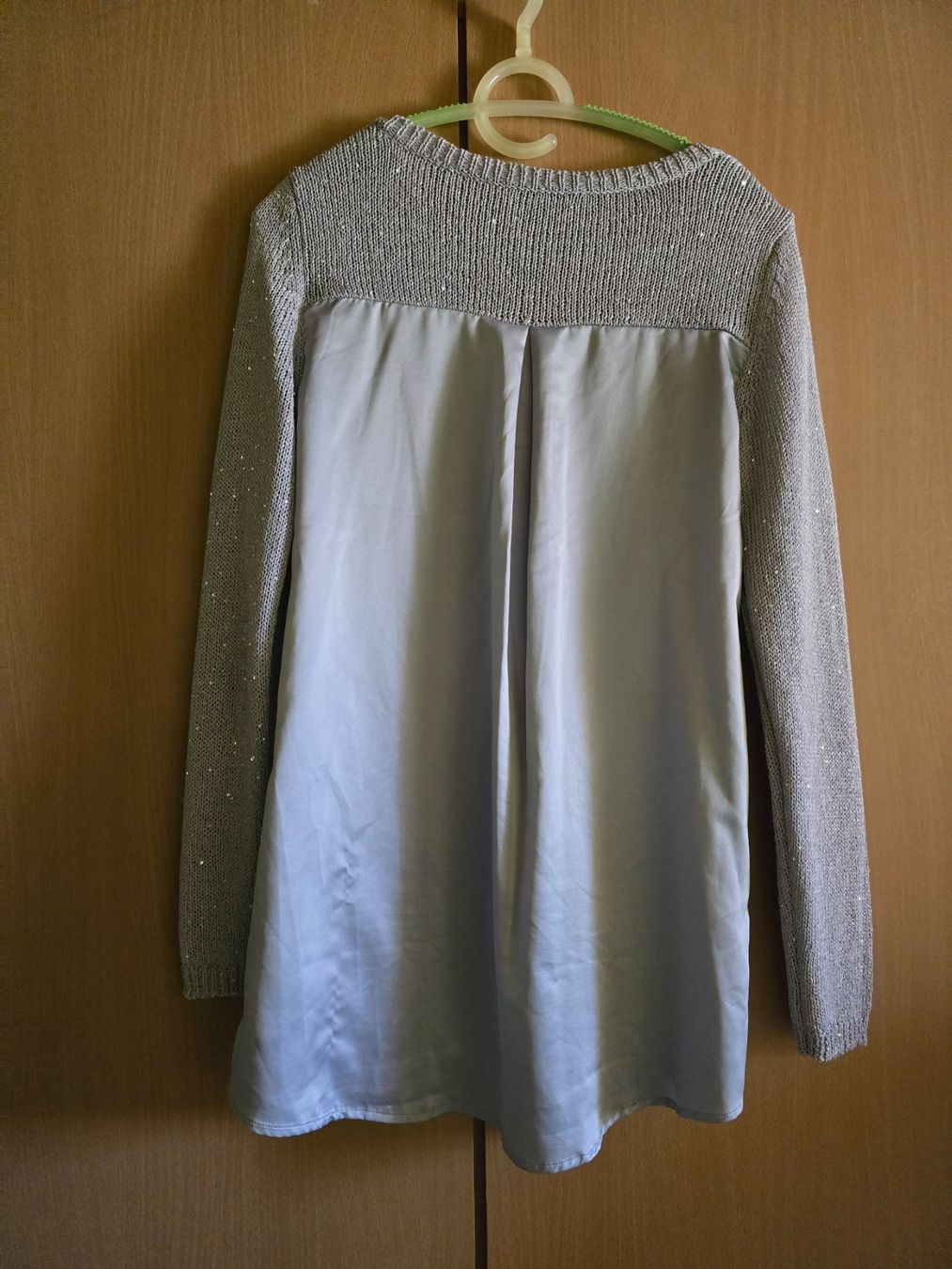 Pulls & Sweat-shirts: Pull gris à paillettes, t. L – D'occasion à La Neuveville par Diamise 1