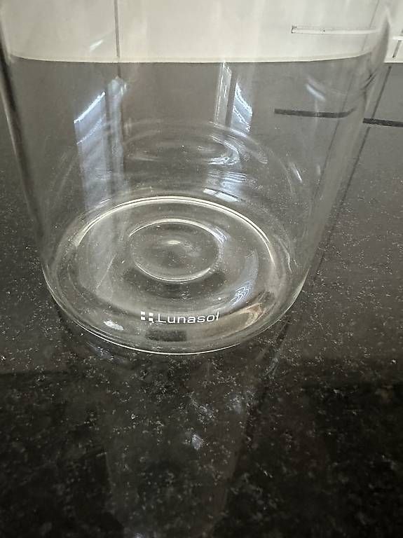 Karaffen: Lunasol Glaskaraffe 1.5 Liter mit Edelstahl-Deckel – Gebraucht aus Busswil BE von verowo 1