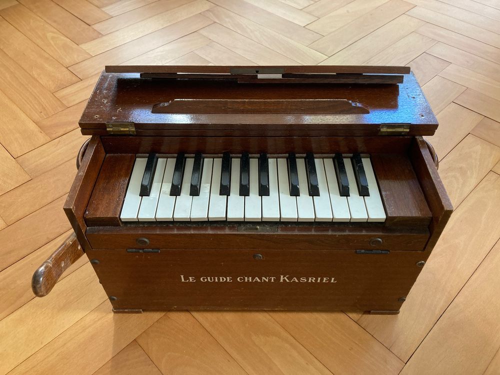 Le Guide Chant Kasriel, Harmonium Kaufen auf Ricardo