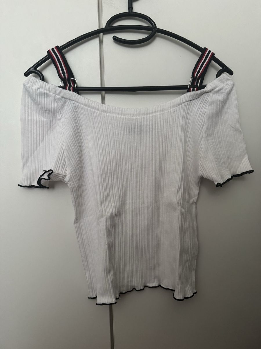 Zara T-Shirts: Lot de 2 t-shirts blancs taille S – Gebraucht aus Meyrin von mai_pl7s