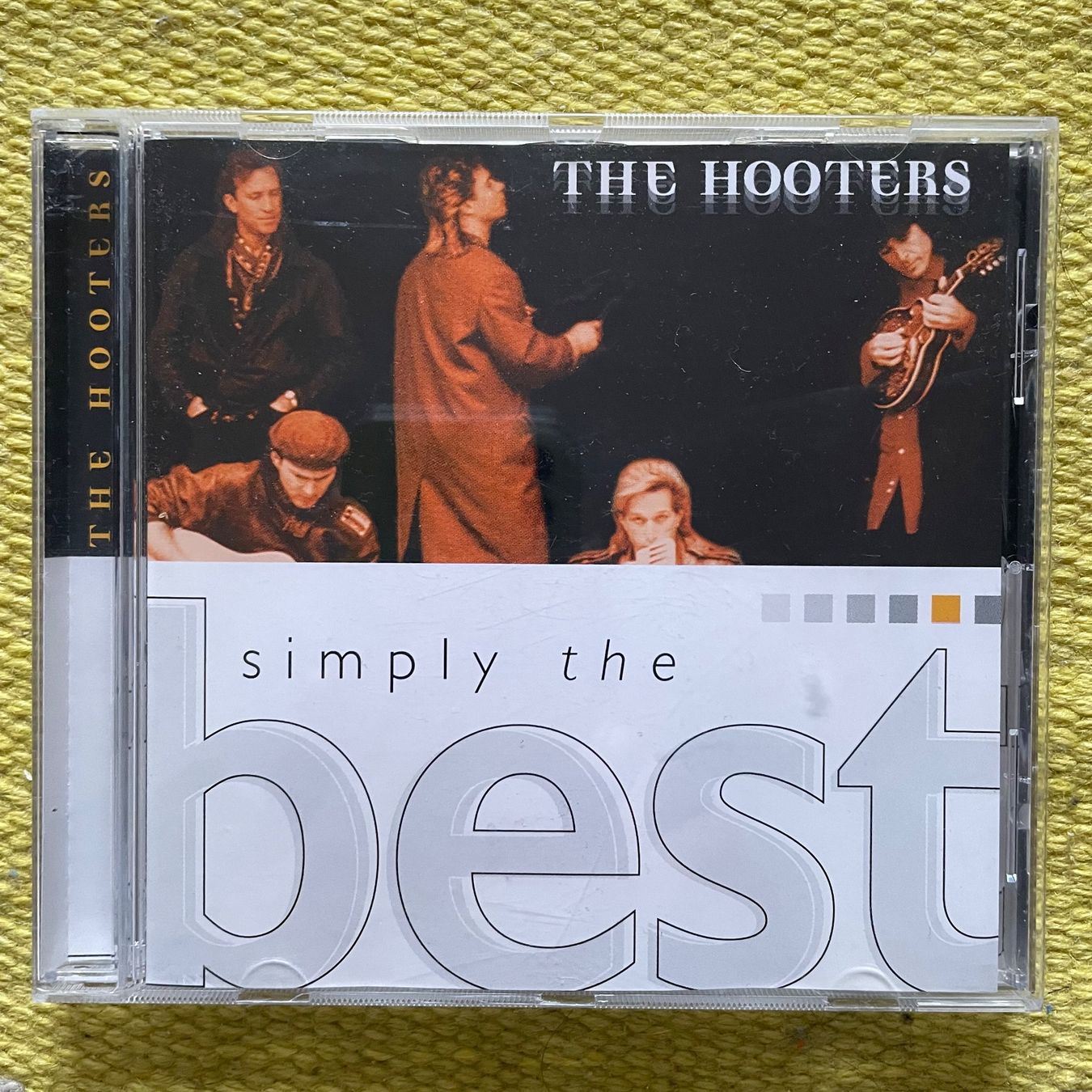 CDs: HOOTERS-SIMPLY THE BEST – Gebraucht aus Rorschacherberg von CD-Roli