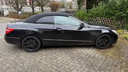 Cabriolet Mercedes-Benz E 250 schwarz Automatik