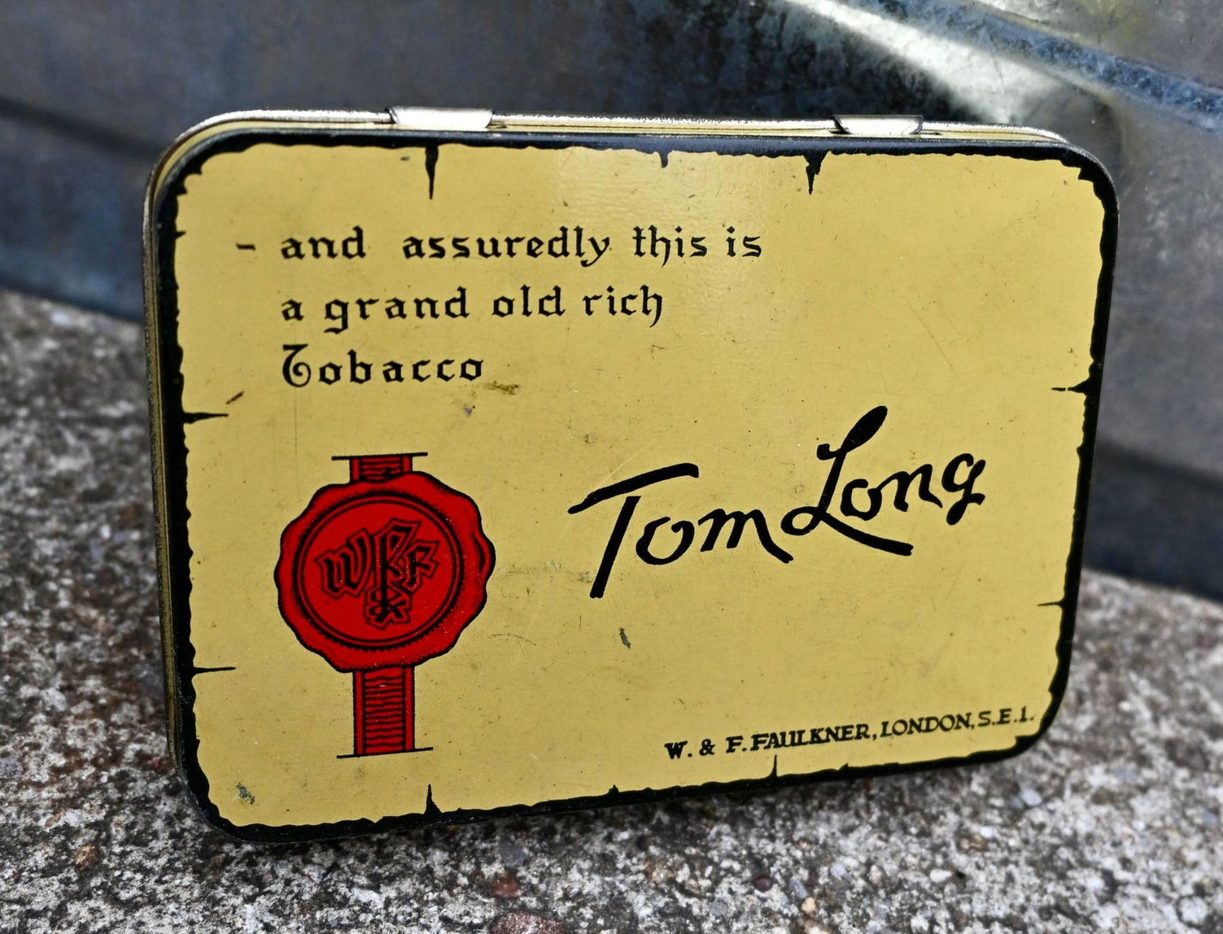 Dosen: alte  BLECHDOSE Tom Long LONDON Tobacco – Gebraucht aus Pfaffhausen von mono_rec 1