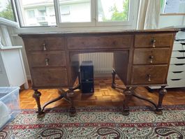 Petit bureau a restaurer