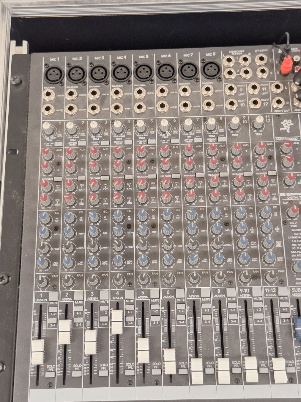 Mackie Platines de mixage: Mackie CFX12 Mixer mit Flightcase und Equalizer – D'occasion à Grüt (Gossau ZH) par wisdomio7 6