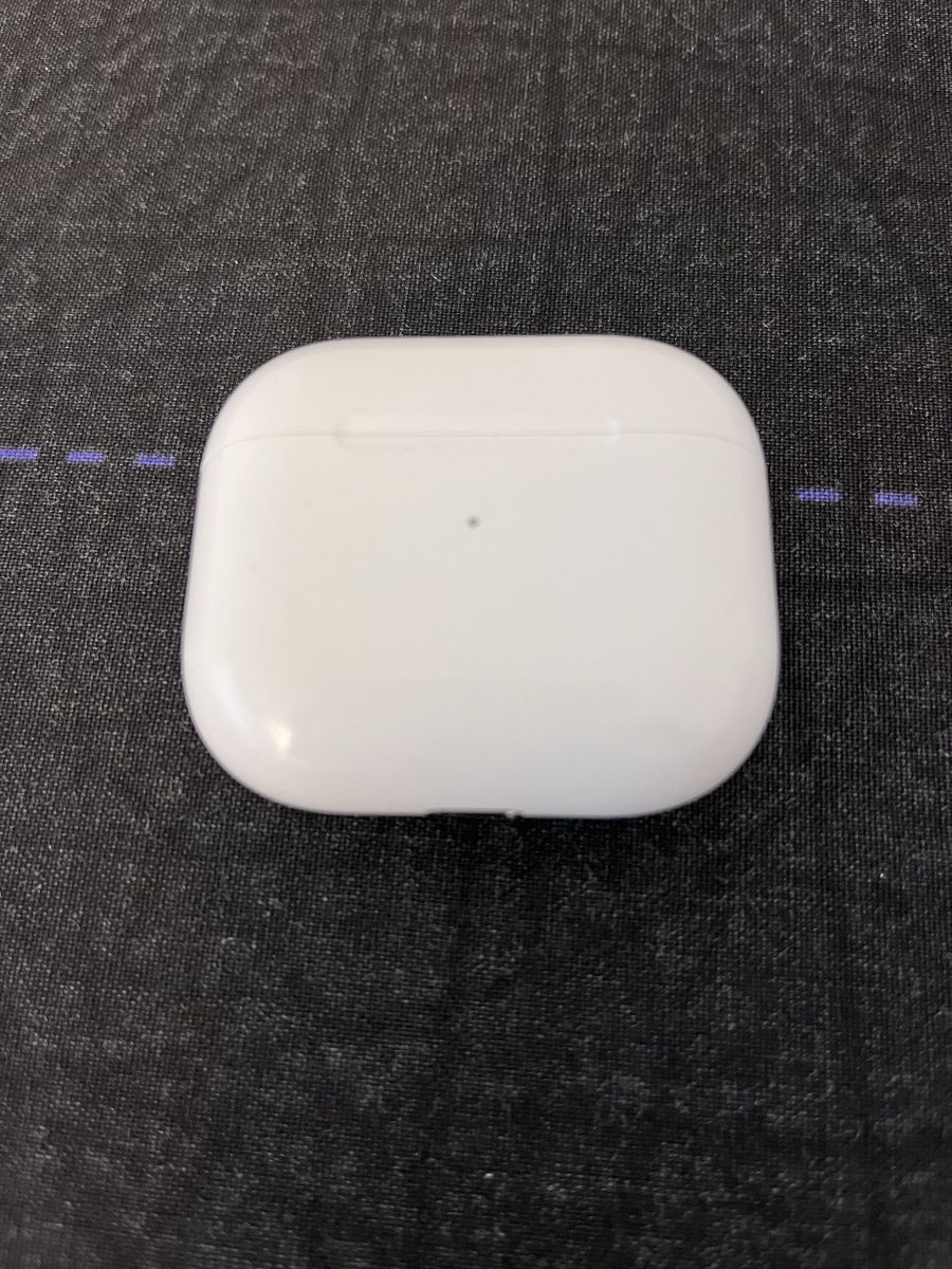 Apple Ladegerät: AirPods 3 Ladecase A2897 – Gebraucht aus Ballwil von lucky_wildiron 3