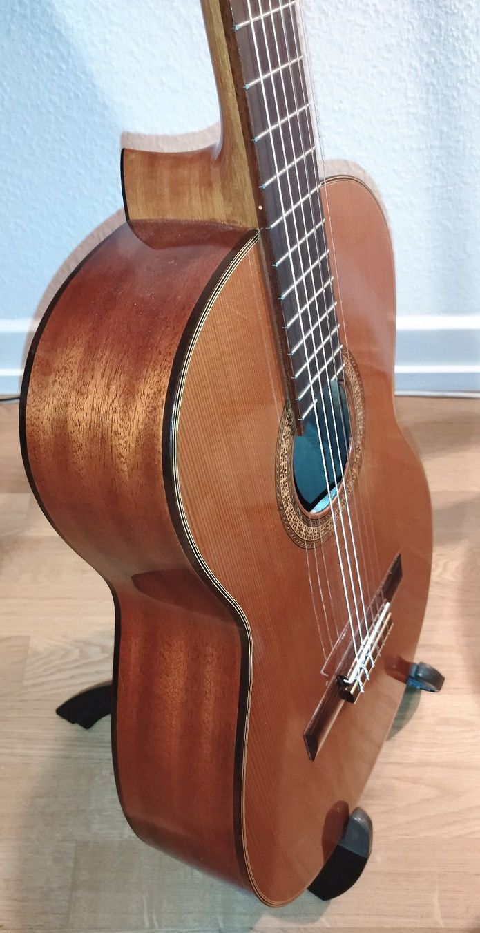 Aria Musikinstrumente: Klassische Gitarre "Aria" – Gebraucht aus Basel von rulinfire 1