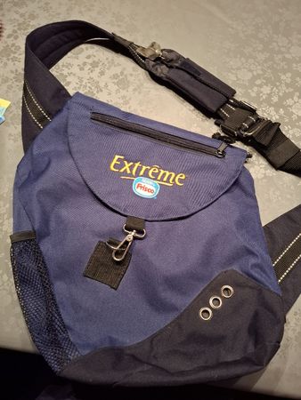 Umhängetasche Nestlé Frisco Extreme blau mit Pfeife