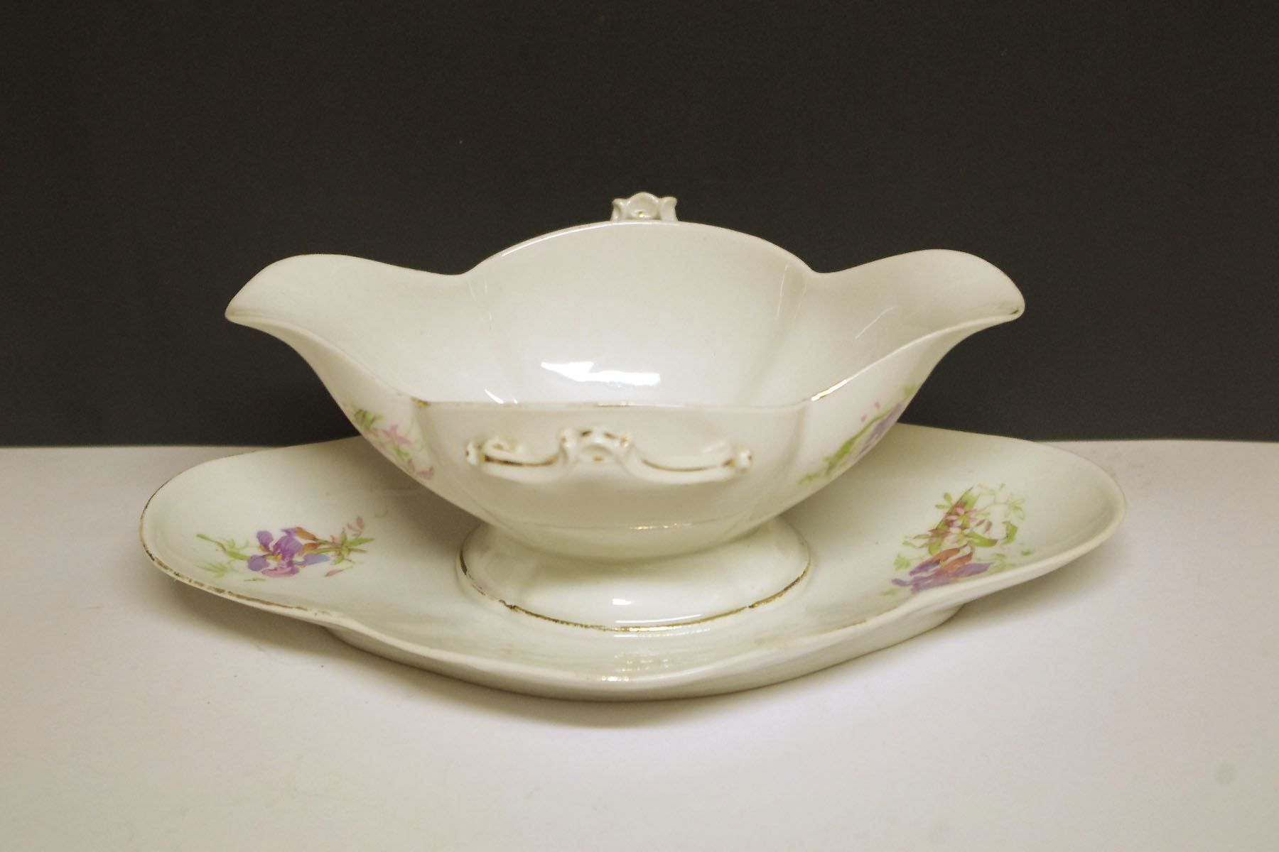Coupes: Jugendstil Sauciere mit Liliendekor – D'occasion à Meggen par Brockitare 6