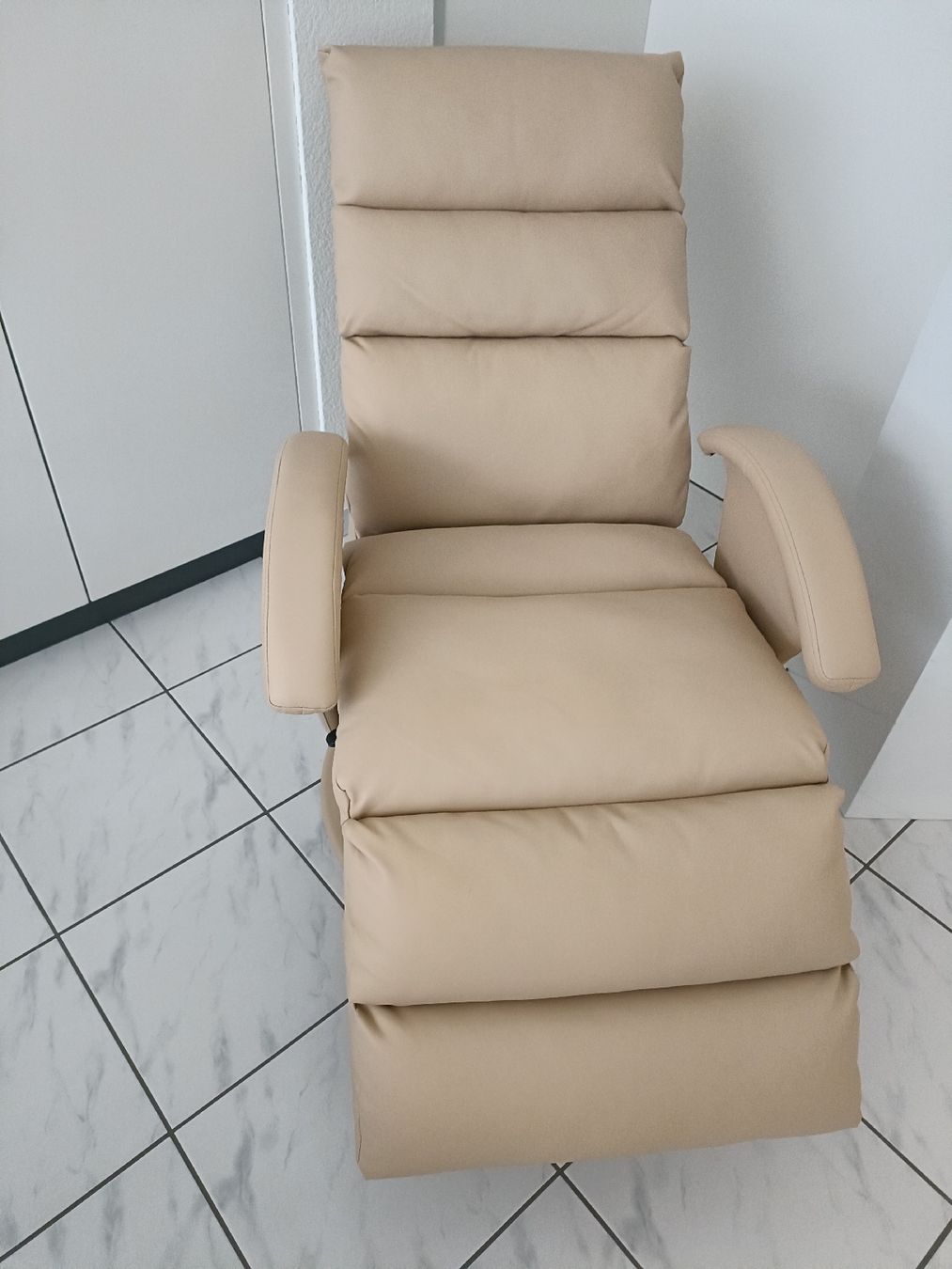 Sessel: Relaxsessel beige – Neu (gemäss Beschreibung) aus Gossau SG von scania1509